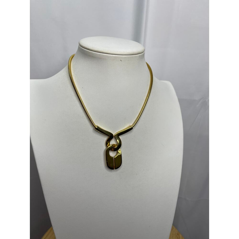 1980s 1990s god tone necklace throwback costume jewelry magnetic close